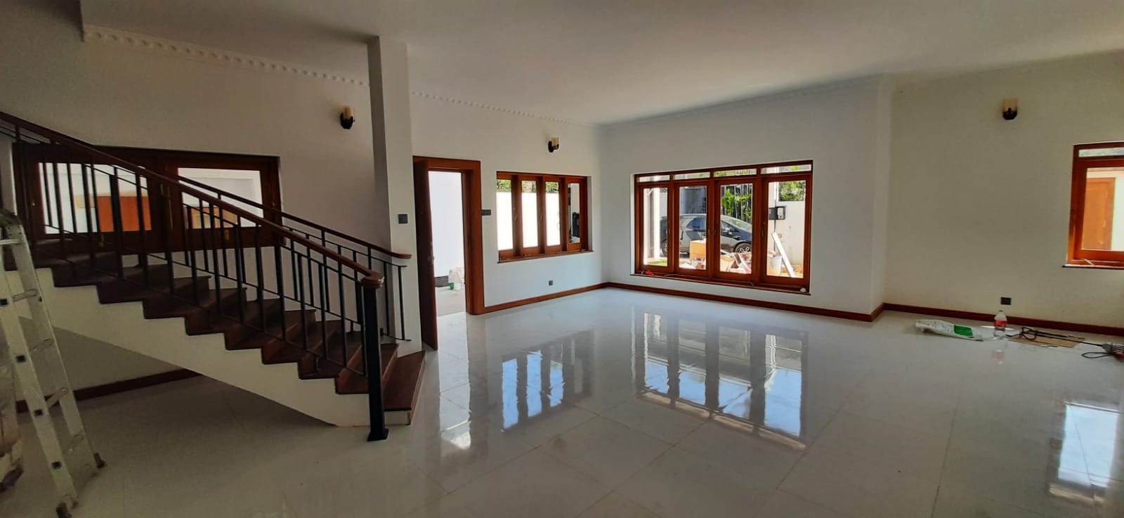 Luxury House unit Available for Occupancy from Moratuwa
20 Meters to Galle Road
30 ft wide Carpet Road
03 Spacious Bedrooms 
03 Bathrooms
02 Spacious Living and Dining areas
A/C Provision for all the bed rooms and living areas
Location - Watson Peiris Mawatha , Moratuwa
Expected Price - 70 Million
Land Extent :  20 Perch 
Floor Area  : 4500 Sq.Ft.
Hot water 
Kitchen equipped with teak wooden cupboards
Verandah
04 to 06 vehicles can be parked
Landscaped  gardens
✨️PRICE NEGOTIATE AFTER INSPECTION THE PROPERTY✨️
Contact - +94777734870
✨️You can fixed a date for visit the property & Get more details from property owners.✨️
✨️BE A PART OF BEST INVESTMENTS FOR FUTURE .✨️
#house #luxury #home #land #luxuryhomes #interiors #interiordesign #housesales